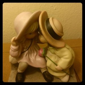 2 Girls Figurine Kim Anderson